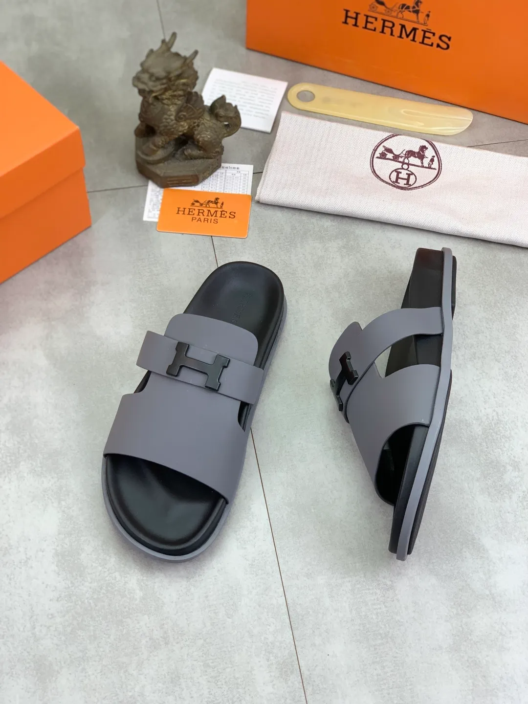 Men's shoes 💰P440 New [HERMES] high-end quality new Hermès slippers, made of imported silk calfskin, wear-resistant and non-slip rubber outsole. Fashionable and elegant code number: 39-44 (38 45 46 customized)